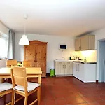 Haus Atlantis, Atelierwohnung 4